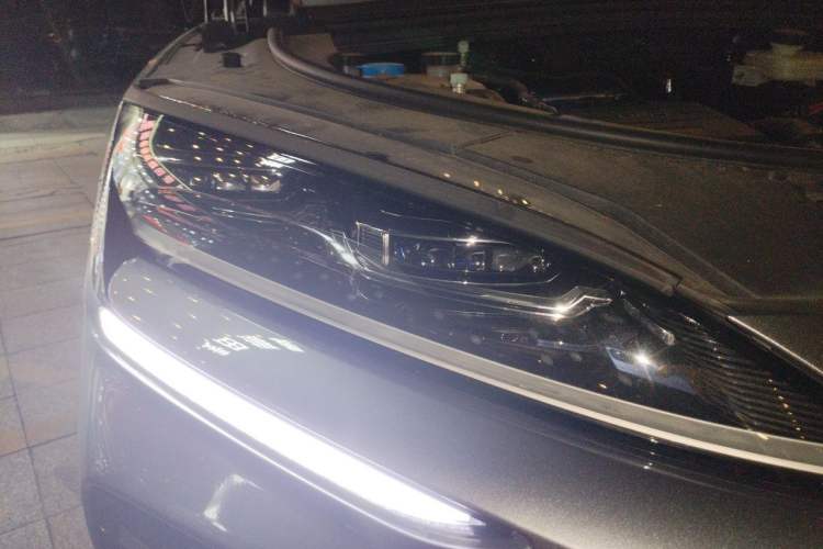 Used BYD Song PLUS New Energy 2025 DM-i Intelligent Driving 112KM Prestige Model Right Front Headlight