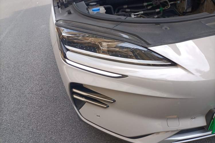 Used BYD Song PLUS New Energy 2025 EV 520km Premium Version Right Front Headlight