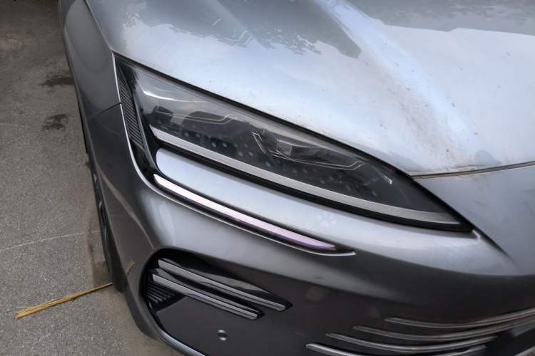 Used BYD Song PLUS New Energy 2025 DM-i Smart Drive 112KM Prestige Model Right Front Headlight