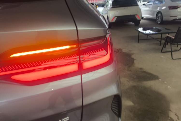 Used BYD Song PLUS New Energy 2025 DM-i 112KM Prestige Model Right Rear Taillight