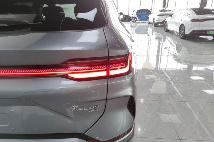 Used BYD Song PLUS New Energy 2025 EV 520km Premium Version Right Rear Taillight