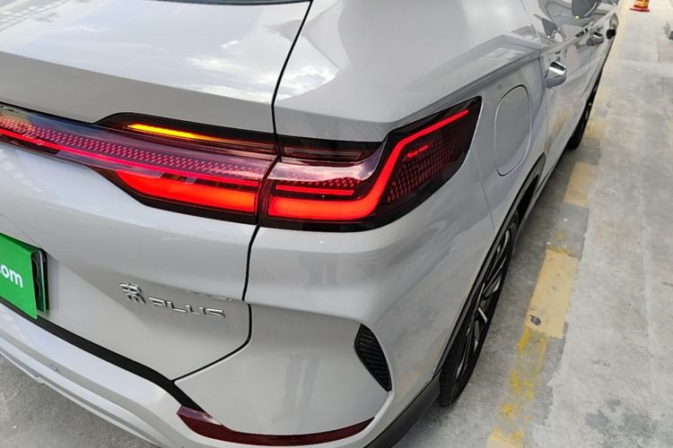 Used BYD Song PLUS New Energy 2025 DM-i Intelligent Driving 112KM Prestige Model Right Rear Taillight