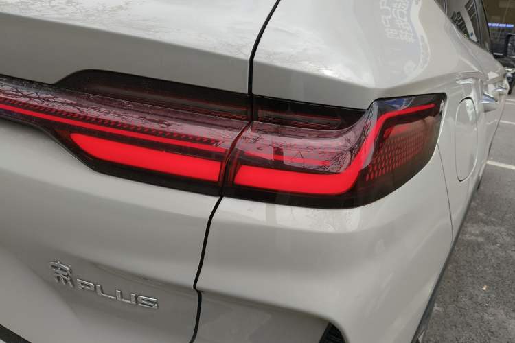 Used BYD Song PLUS New Energy 2025 DM-i 112KM Prestige Model Right Rear Taillight