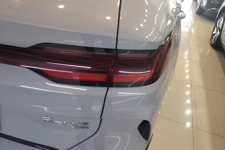 Used BYD Song PLUS New Energy 2025 EV 520km Luxury Version Right Rear Taillight