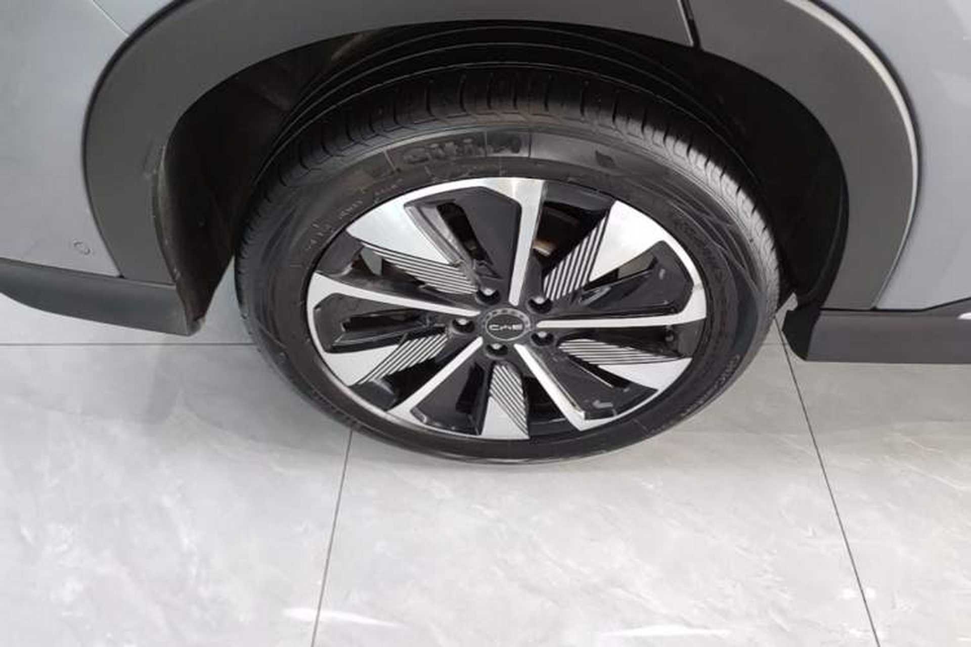 Used BYD Song PLUS New Energy 2025 EV 520km Premium Version Right Rear Wheel Hub