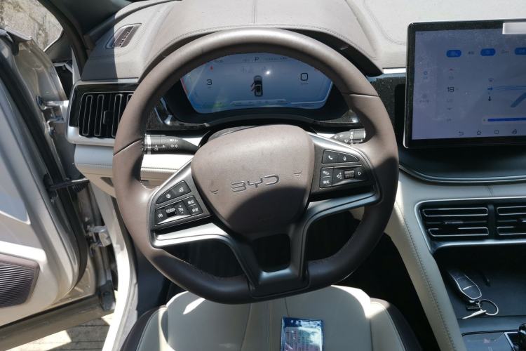 Used BYD Song PLUS New Energy 2025 DM-i 75KM Luxury Model Steering Wheel