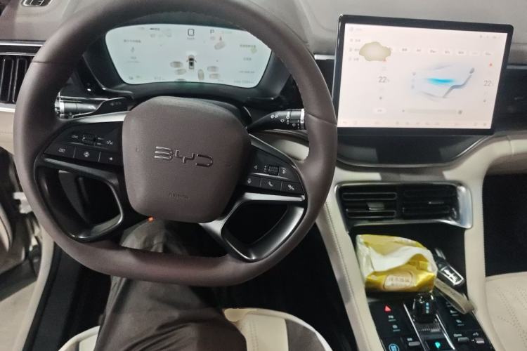 Used BYD Song PLUS New Energy 2025 EV Intelligent Driving Edition 520km Luxury Model Steering Wheel