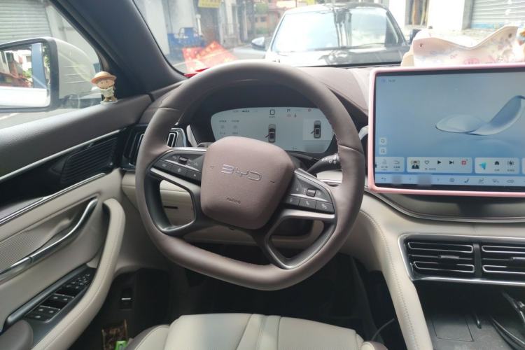 Used BYD Song PLUS New Energy 2025 DM-i Smart Drive 112KM Prestige Model Steering Wheel