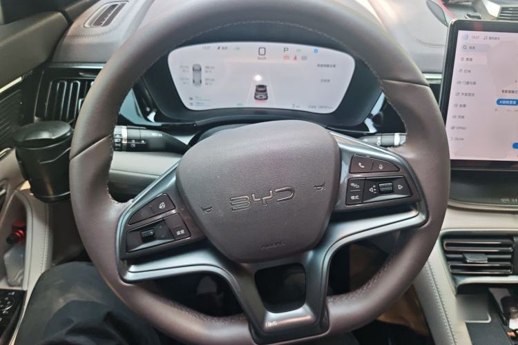 Used BYD Song PLUS New Energy 2025 DM-i 112KM Prestige Model Steering Wheel