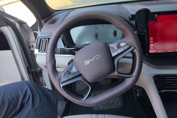 Used BYD Song PLUS New Energy 2025 EV Intelligent Driving Edition 520km Luxury Model Steering Wheel