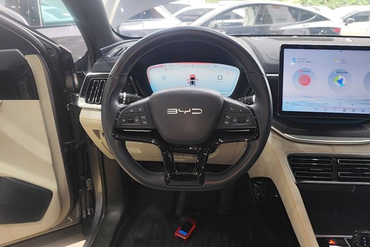 Used BYD Song PLUS New Energy 2025 EV Smart Drive Edition 605km Flagship Model Steering Wheel