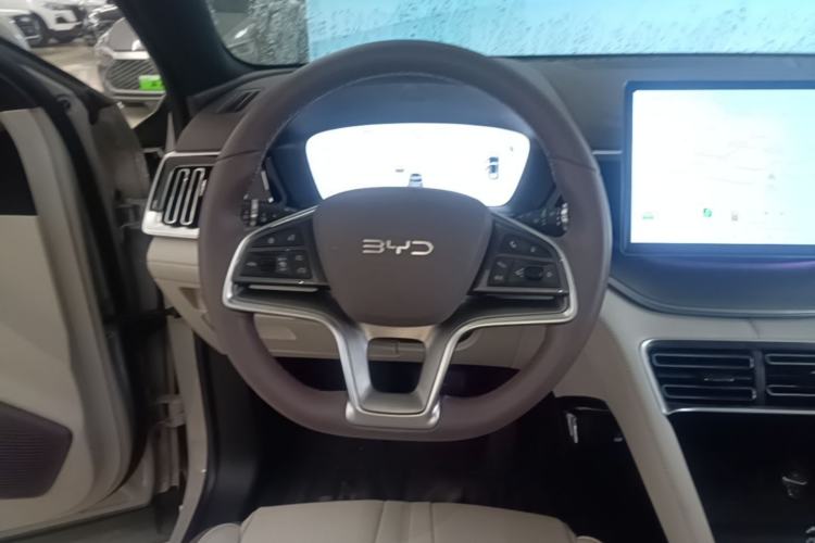 Used BYD Song PLUS New Energy 2025 DM-i 112KM Prestige Model Steering Wheel