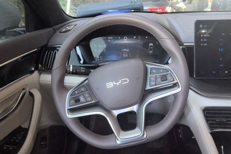 Used BYD Song PLUS New Energy 2025 DM-i 112KM Prestige Model Steering Wheel