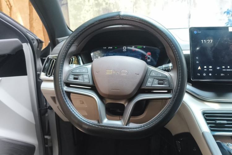 Used BYD Song PLUS New Energy 2025 EV 520km Luxury Version Steering Wheel