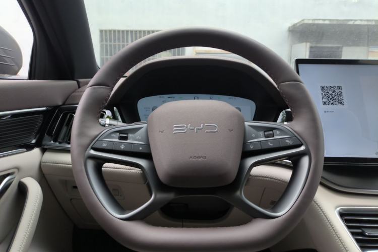 Used BYD Song PLUS New Energy 2025 DM-i Smart Drive 112KM Prestige Model Steering Wheel