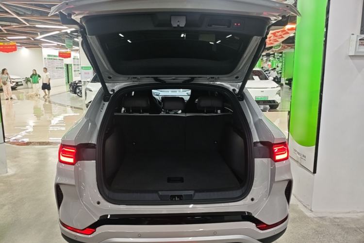Used BYD Song PLUS New Energy 2025 EV Intelligent Driving Edition 520km Luxury Model Trunk
