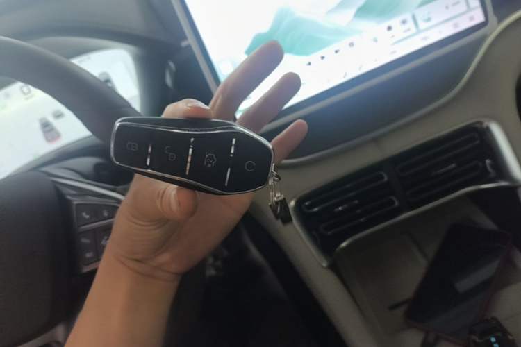 Used BYD Song PLUS New Energy 2025 DM-i 112KM Prestige Model Vehicle Key