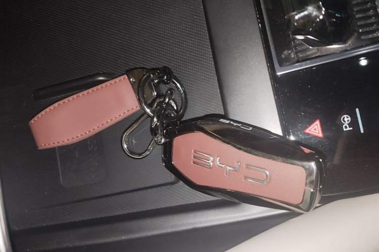 Used BYD Song PLUS New Energy 2025 EV Intelligent Driving Version 520km Premium Model Vehicle Key