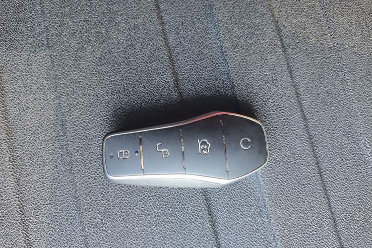 Used BYD Song PLUS New Energy 2025 EV Intelligent Driving Edition 520km Luxury Model Vehicle Key