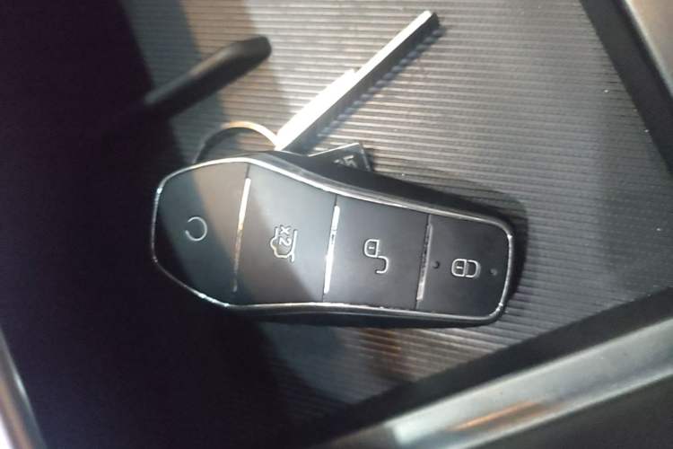 Used BYD Song PLUS New Energy 2025 EV 520km Luxury Version Vehicle Key