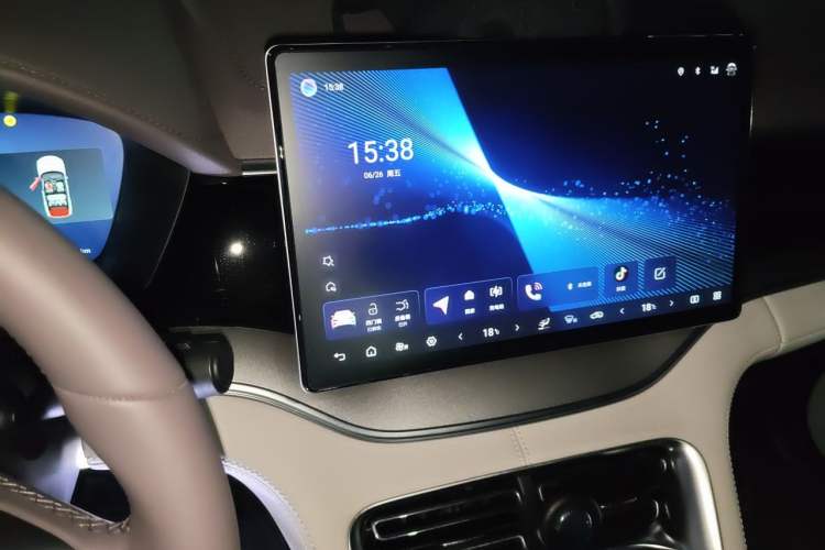 Used BYD Song PLUS New Energy 2025 EV Intelligent Driving Edition 520km Luxury Model Audio And AC Panel