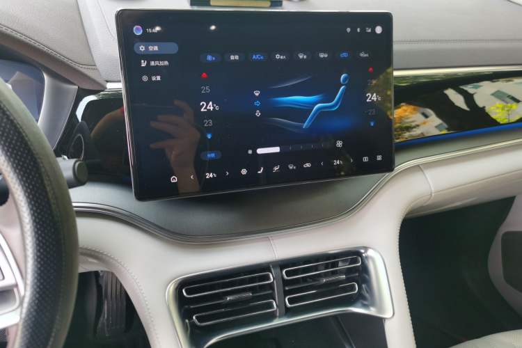 Used BYD Song PLUS New Energy 2025 EV 520km Premium Version Audio And AC Panel