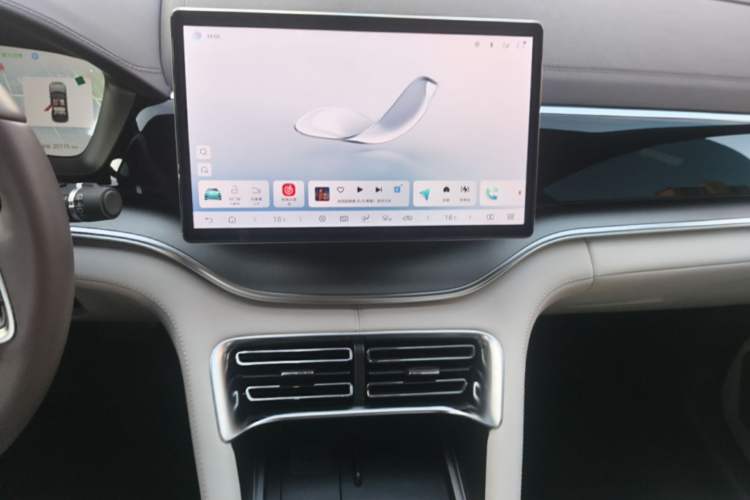 Used BYD Song PLUS New Energy 2025 EV 520km Premium Version Audio And AC Panel