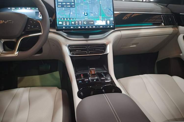 Used BYD Song PLUS New Energy 2025 DM-i 160KM Flagship Model Audio And AC Panel