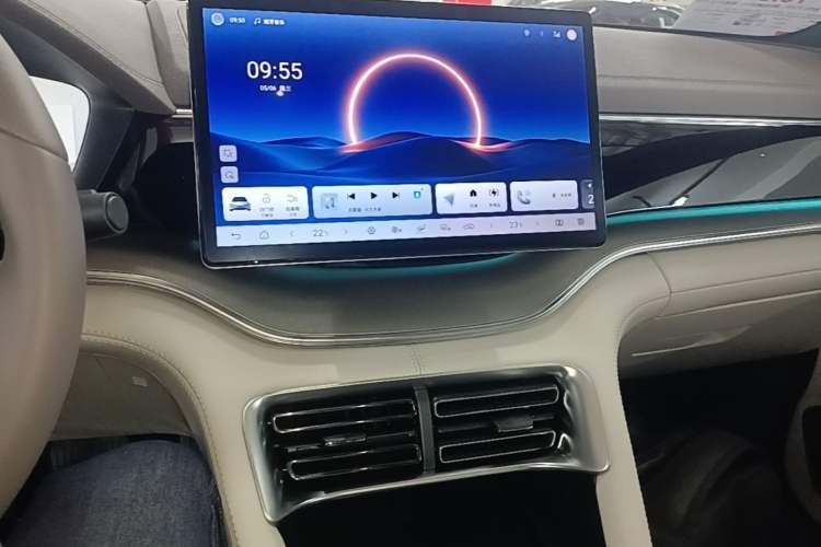 Used BYD Song PLUS New Energy 2025 DM-i 112KM Prestige Model Audio And AC Panel