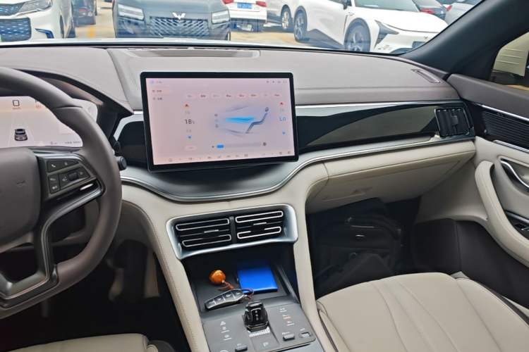 Used BYD Song PLUS New Energy 2025 EV 520km Luxury Version Audio And AC Panel