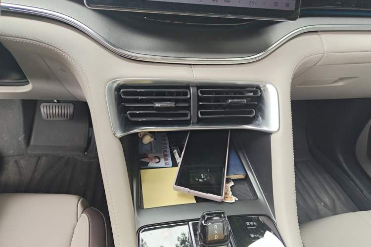 Used BYD Song PLUS New Energy 2025 DM-i 112KM Prestige Model Audio And AC Panel