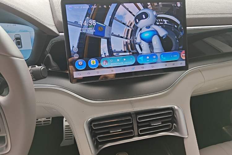 Used BYD Song PLUS New Energy 2025 DM-i 112KM Prestige Model Audio And AC Panel