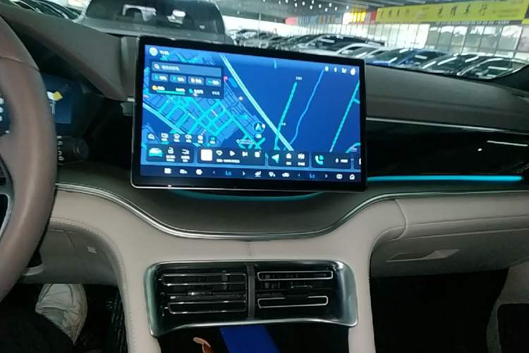 Used BYD Song PLUS New Energy 2025 DM-i Intelligent Driving 112KM Prestige Model Audio And AC Panel