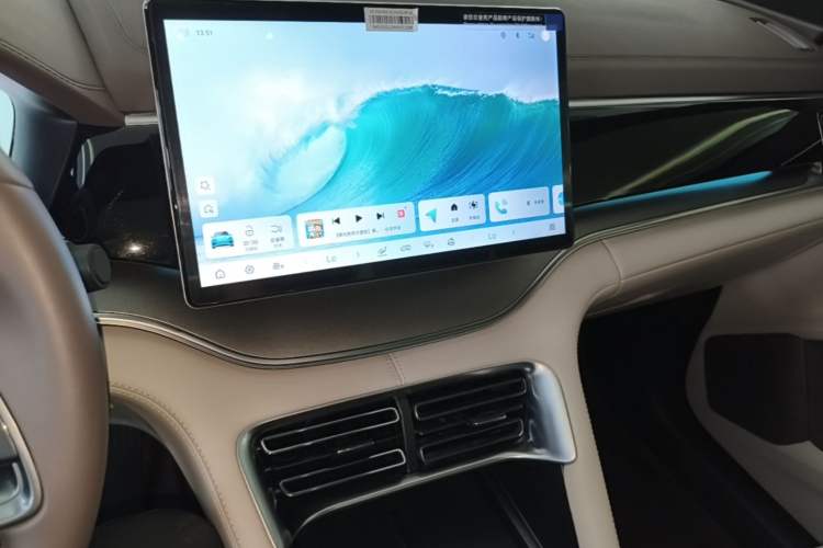 Used BYD Song PLUS New Energy 2025 DM-i 112KM Prestige Model Audio And AC Panel