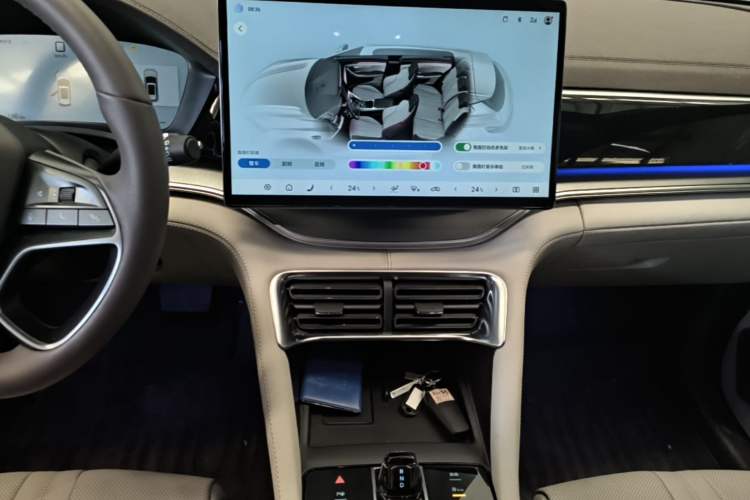 Used BYD Song PLUS New Energy 2025 EV Intelligent Driving Version 520km Premium Model Audio And AC Panel