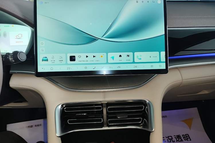 Used BYD Song PLUS New Energy 2025 EV Intelligent Driving Version 520km Premium Model Audio And AC Panel