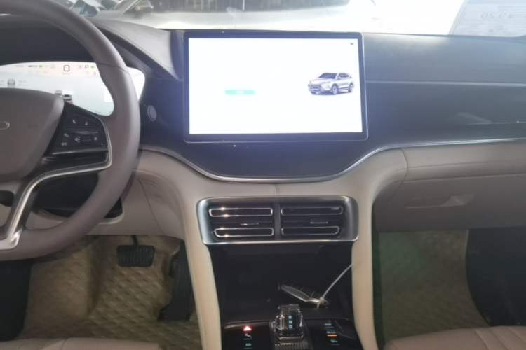 Used BYD Song PLUS New Energy 2025 DM-i 112KM Prestige Model Audio And AC Panel