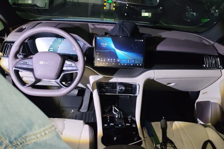 Used BYD Song PLUS New Energy 2025 EV Intelligent Driving Edition 520km Luxury Model Center Console