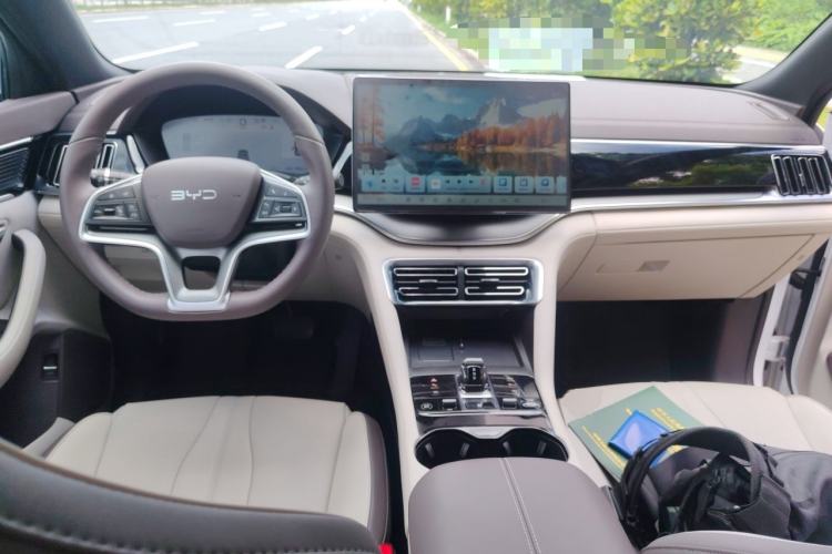 Used BYD Song PLUS New Energy 2025 DM-i 160KM Flagship Model Center Console
