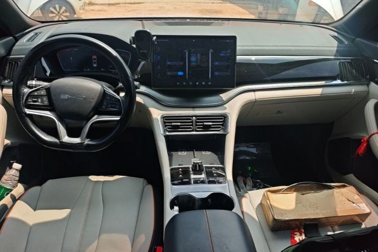 Used BYD Song PLUS New Energy 2025 EV Smart Drive Edition 605km Flagship Model Center Console