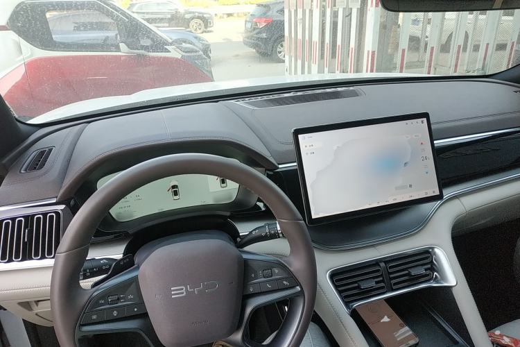 Used BYD Song PLUS New Energy 2025 DM-i 112KM Prestige Model Center Console