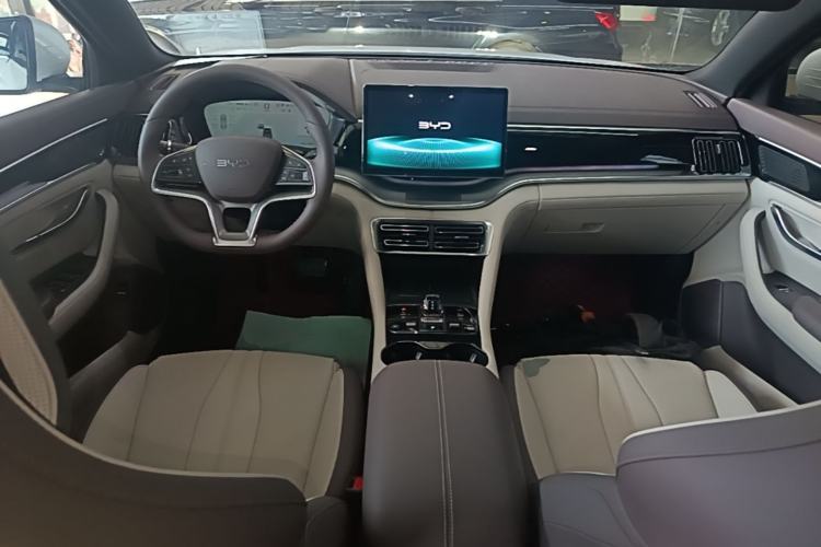 Used BYD Song PLUS New Energy 2025 DM-i 112KM Prestige Model Center Console