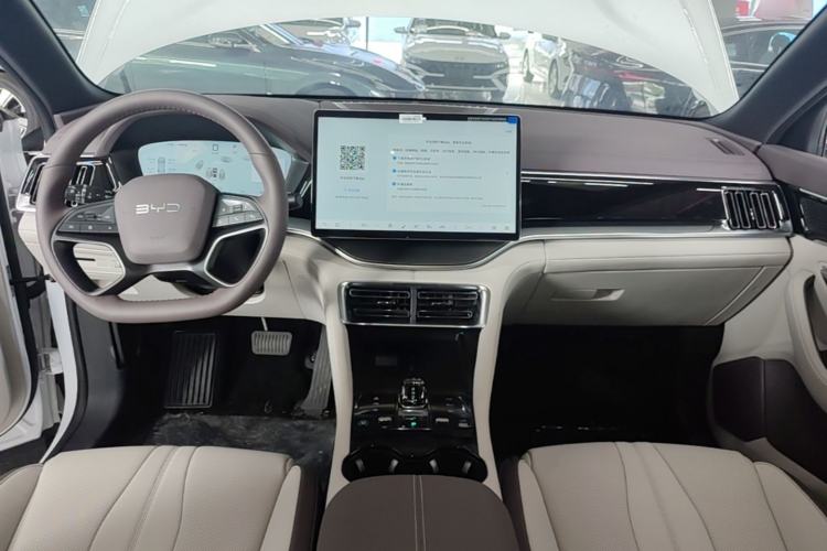 Used BYD Song PLUS New Energy 2025 DM-i Smart Drive 112KM Prestige Model Center Console