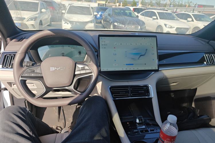 Used BYD Song PLUS New Energy 2025 DM-i Intelligent Driving 160KM Flagship Model Center Console