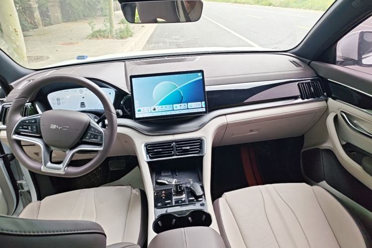 Used BYD Song PLUS New Energy 2025 DM-i 112KM Prestige Model Center Console
