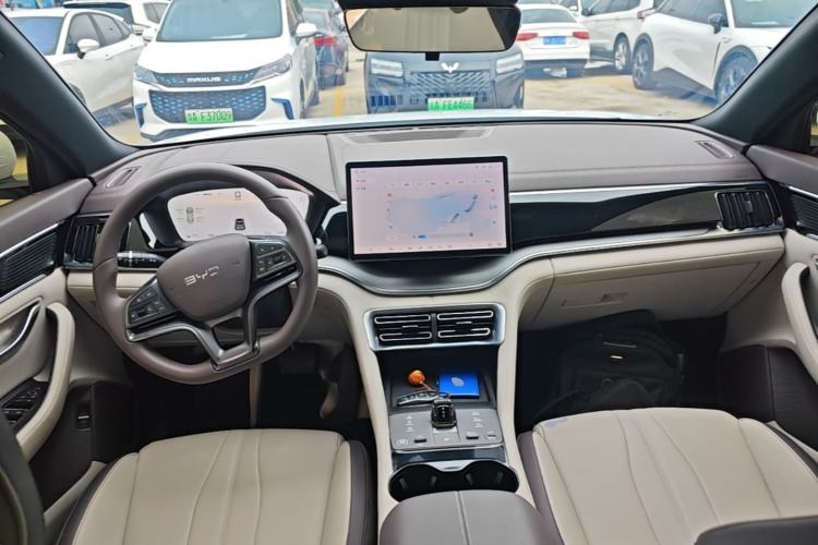 Used BYD Song PLUS New Energy 2025 EV 520km Luxury Version Center Console