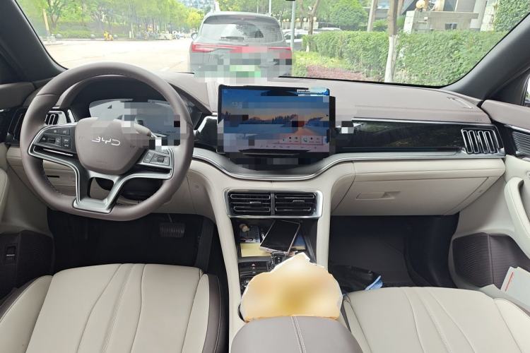 Used BYD Song PLUS New Energy 2025 DM-i 112KM Prestige Model Center Console