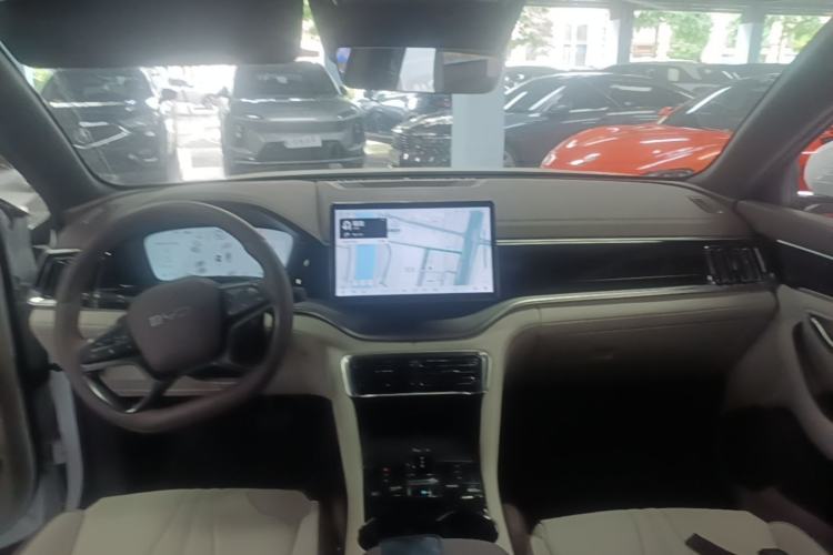 Used BYD Song PLUS New Energy 2025 EV Intelligent Driving Edition 520km Luxury Model Center Console