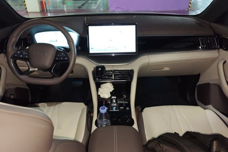 Used BYD Song PLUS New Energy 2025 EV Intelligent Driving Edition 520km Luxury Model Center Console