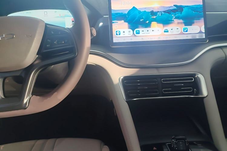 Used BYD Song PLUS New Energy 2025 DM-i 112KM Prestige Model Center Console